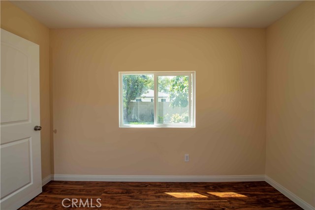 6911 Enfield Avenue, Reseda CA: https://media.crmls.org/medias/b2e7c2b7-2b55-49b0-adf8-e7760b3b1910.jpg
