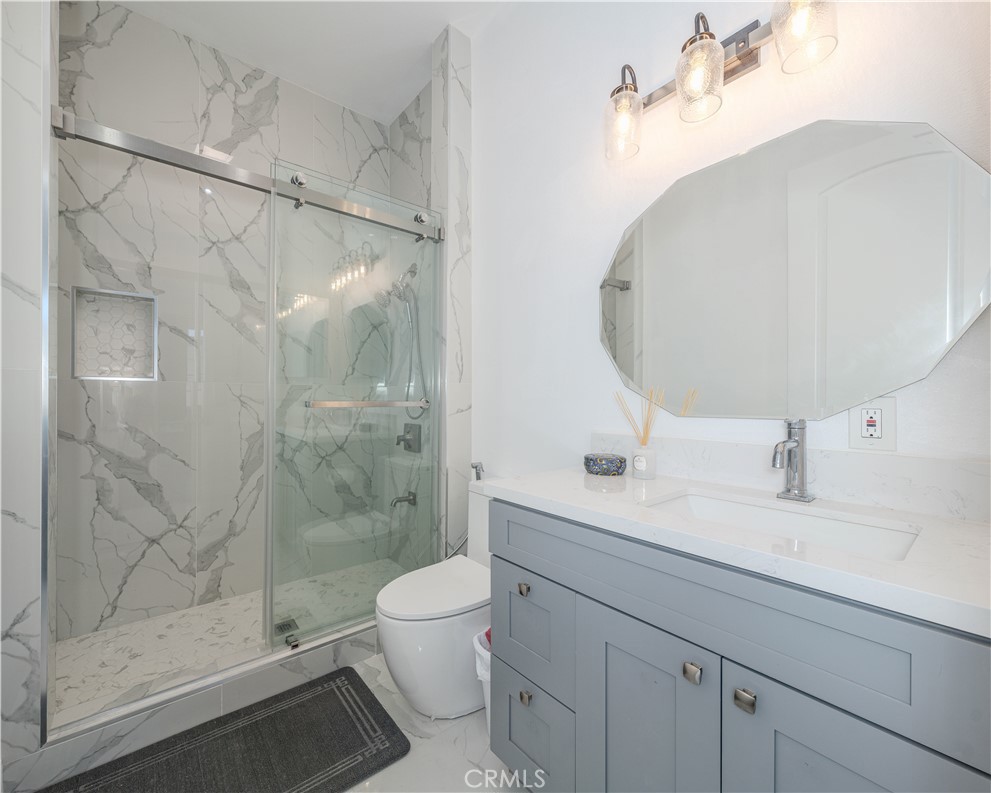 1224 E Live Oak Court