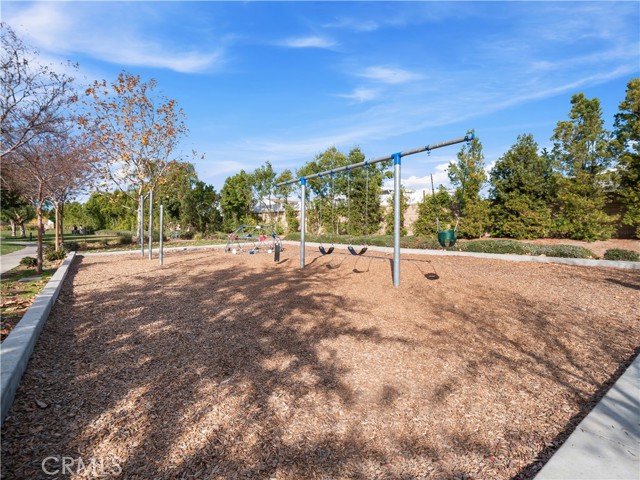 Detail Gallery Image 34 of 39 For 21869 Propello Dr, Saugus,  CA 91350 - 4 Beds | 3 Baths