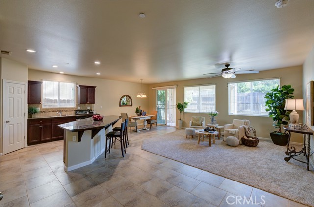 Detail Gallery Image 3 of 15 For 3531 Griffith Ave, Clovis,  CA 93619 - 3 Beds | 2/1 Baths
