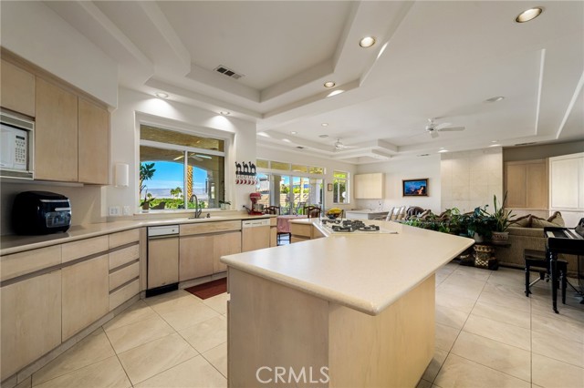 Detail Gallery Image 10 of 38 For 134 Vista Oro, Palm Desert,  CA 92260 - 3 Beds | 4 Baths