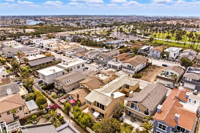 4931 Shoreline Way, Oxnard CA: https://media.crmls.org/medias/b2e8b52a-3791-4ba3-9330-ad01ac9c9ee4.jpg