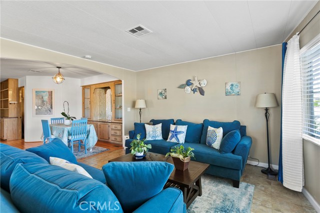 24921 Muirlands Boulevard, Lake Forest CA: https://media.crmls.org/medias/b2e8eaad-9bf3-48fc-bfc1-b43cdc0fecbf.jpg