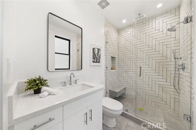 5945 Hesperia Avenue, Encino CA: https://media.crmls.org/medias/b2e949e3-e5b7-4cfa-96db-037906279f14.jpg