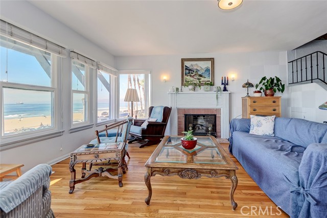 4104 The Strand, Manhattan Beach, California 90266, 3 Bedrooms Bedrooms, ,2 BathroomsBathrooms,Residential,Sold,The Strand,SB21240143