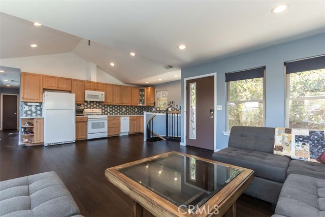 2852 Los Feliz Court, San Luis Obispo CA: https://media.crmls.org/medias/b2e97f88-3b26-4b53-98be-aa9776a2cfb6.jpg