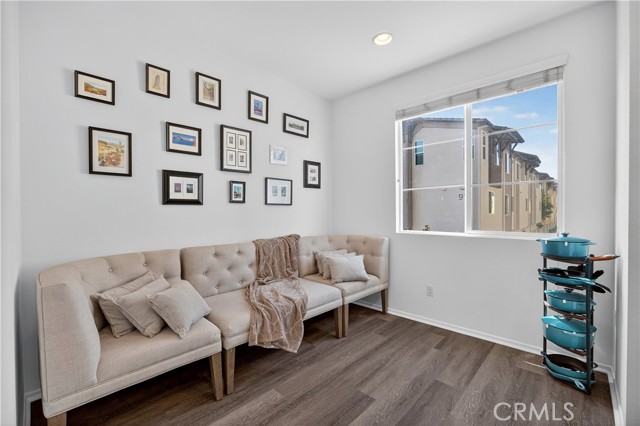 Detail Gallery Image 13 of 38 For 893 Tangelo Way #103,  Corona,  CA 92878 - 3 Beds | 3/1 Baths