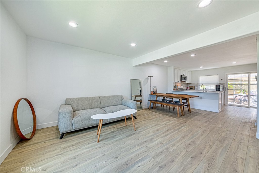 B2eab044 3c7b 4eab 99bb C59f89d557e3