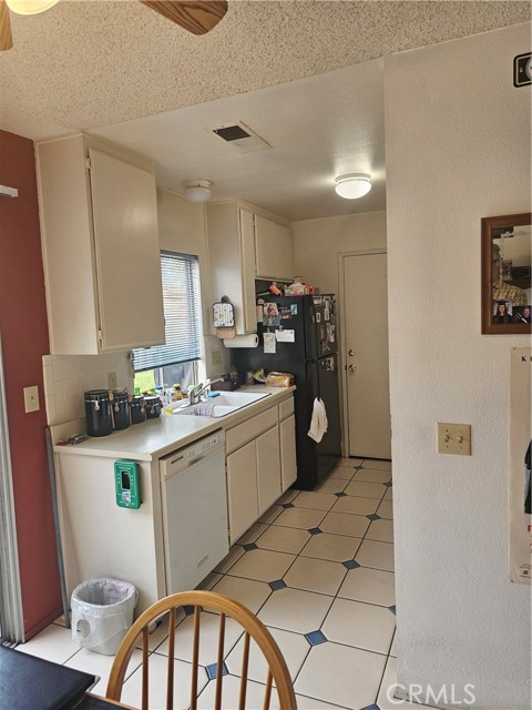 Detail Gallery Image 11 of 40 For 12274 Daisy Ct, Rancho Cucamonga,  CA 91739 - 3 Beds | 2/1 Baths