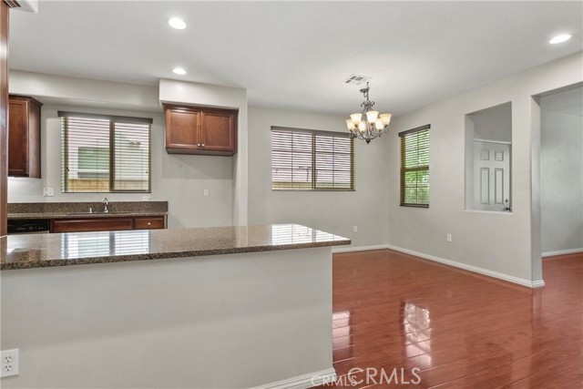 Detail Gallery Image 6 of 22 For 425 Merced, Corona,  CA 92878 - 4 Beds | 3 Baths