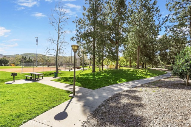 Detail Gallery Image 37 of 44 For 841 Sunstone St, Westlake Village,  CA 91362 - 3 Beds | 2/1 Baths