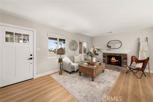 1905 Davis Street, Corona CA: https://media.crmls.org/medias/b2ed873c-1a26-4e28-afa3-b82cfc902899.jpg
