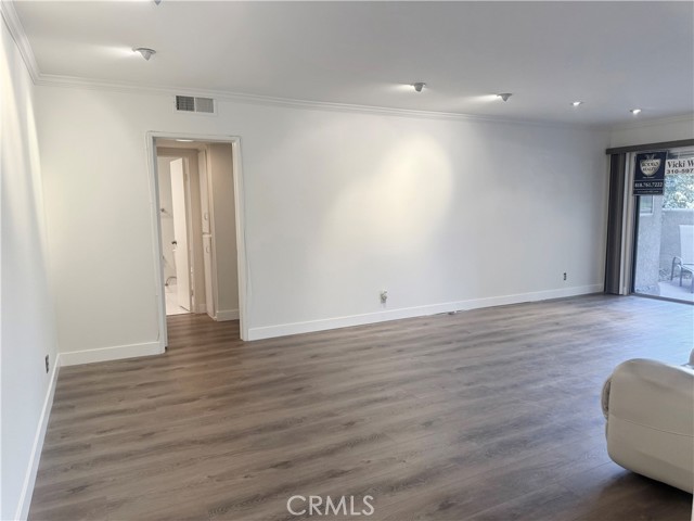Detail Gallery Image 14 of 28 For 4487 Colbath Ave #101,  Sherman Oaks,  CA 91423 - 1 Beds | 1 Baths