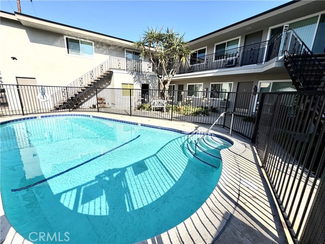 Detail Gallery Image 2 of 7 For 13829 Christine #E,  Whittier,  CA 90605 - 1 Beds | 1 Baths