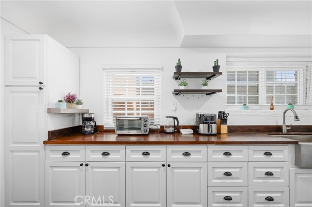 Detail Gallery Image 2 of 26 For 8319 S Van Ness, Inglewood,  CA 90305 - 3 Beds | 2 Baths