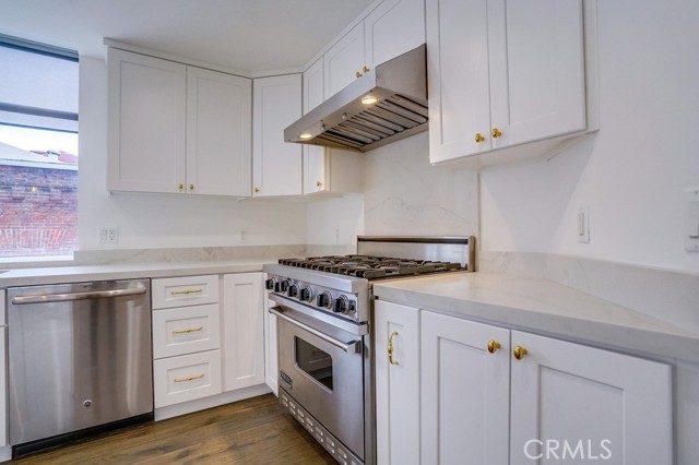 35 Raymond N, Pasadena CA: https://media.crmls.org/medias/b2ef7b7e-711c-439e-a81c-ce0f2e75ec26.jpg