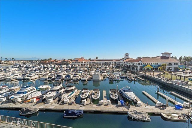 Detail Gallery Image 4 of 35 For 2872 Coast Cir #303,  Huntington Beach,  CA 92649 - 2 Beds | 2 Baths