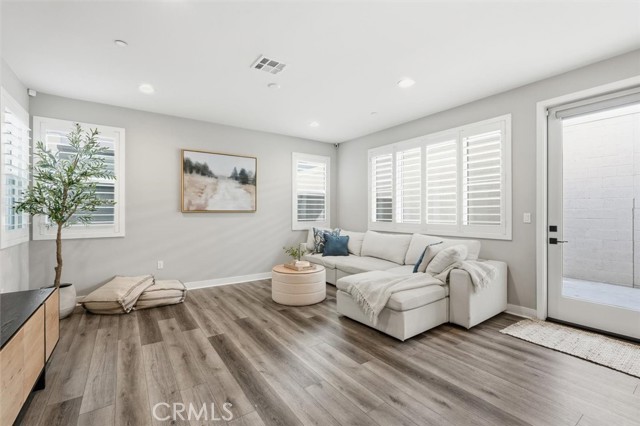 Detail Gallery Image 5 of 59 For 2144 Swallowtail Walk, Gardena,  CA 90249 - 4 Beds | 2/2 Baths