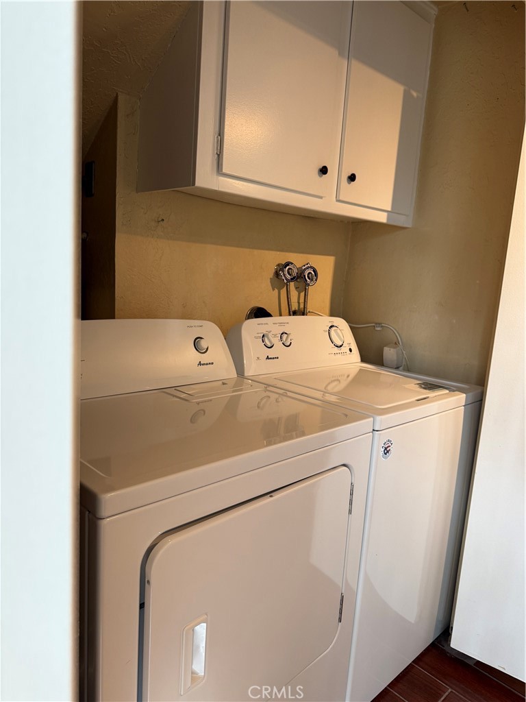 https://media.crmls.org/medias/b2f09c8a-34a2-4b60-9b80-b97068fbbbdc.jpg?preset=X-Large