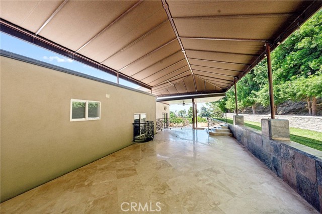 Detail Gallery Image 34 of 38 For 5038 Tendilla Ave, Woodland Hills,  CA 91364 - 5 Beds | 3/1 Baths