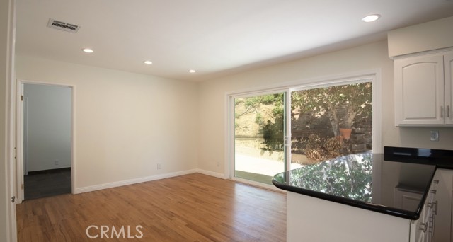 Detail Gallery Image 16 of 28 For 4610 Cerrillos Dr, Woodland Hills,  CA 91364 - 4 Beds | 2 Baths