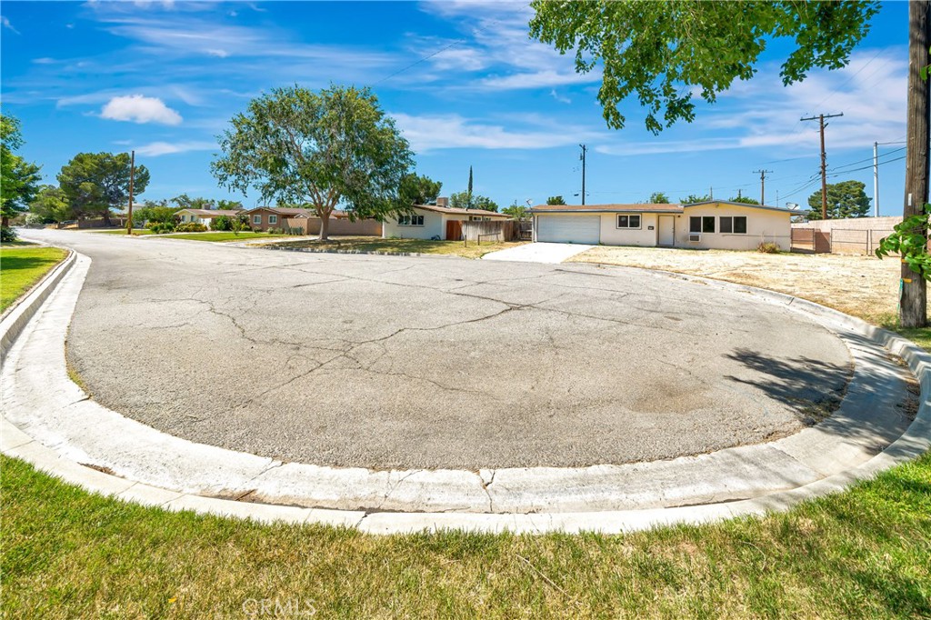 https://media.crmls.org/medias/b2f2087c-cd20-42e2-aac6-97605e19f2fa.jpg?preset=X-Large