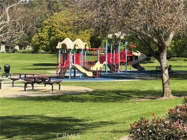 Detail Gallery Image 35 of 38 For 16826 Pembrook, Huntington Beach,  CA 92649 - 4 Beds | 3 Baths
