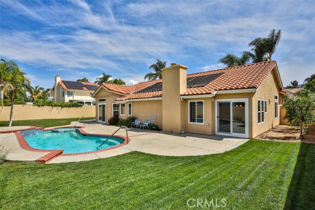 675 Avenida Terrazo, Corona CA: https://media.crmls.org/medias/b2f29147-99ac-47d3-a304-9ff1d38d72bc.jpg
