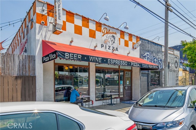 4427 Exposition Boulevard, Los Angeles CA: https://media.crmls.org/medias/b2f35292-dbe3-4f4f-9ecd-2bacd4027e1f.jpg