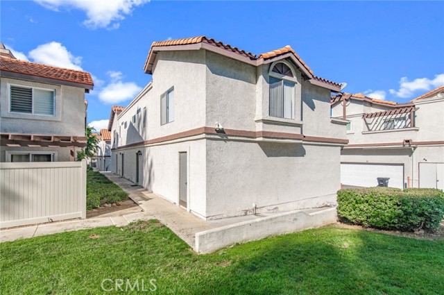 Detail Gallery Image 2 of 20 For 24320 Sylvan Glen Rd #E,  Diamond Bar,  CA 91765 - 2 Beds | 2 Baths