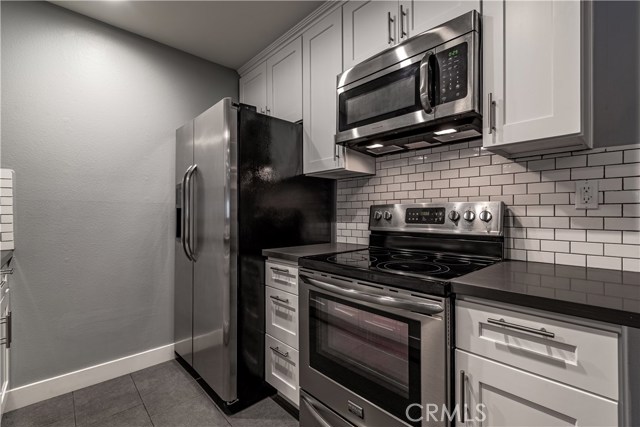 1230 Horn Avenue 525