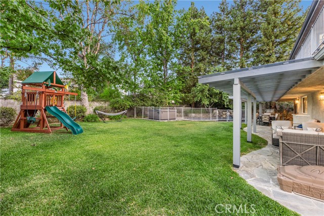 6032 County Oak Road, Woodland Hills CA: https://media.crmls.org/medias/b2f4651b-2b18-4932-a514-53c076114841.jpg
