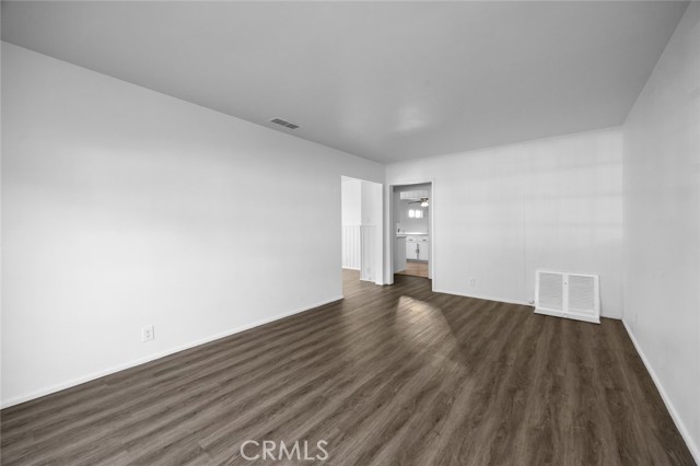 Detail Gallery Image 6 of 46 For 4715 Briercrest, Lakewood,  CA 90713 - 3 Beds | 2 Baths