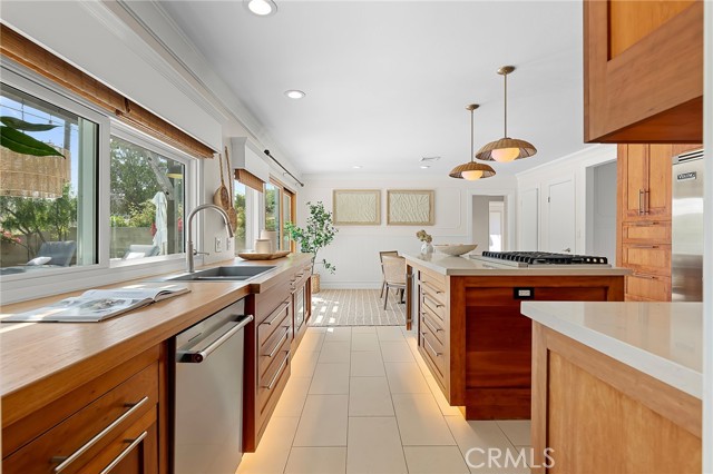 Image 16 of 73 For 4972 Park  