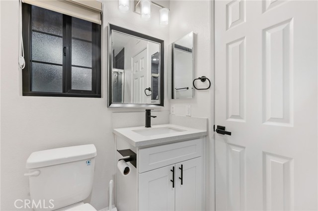 Detail Gallery Image 13 of 29 For 441 E San Jose #111,  Burbank,  CA 91501 - 2 Beds | 2 Baths