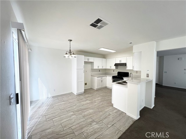 Detail Gallery Image 9 of 45 For 934 Primrose Ln, Corona,  CA 92878 - 4 Beds | 2/1 Baths