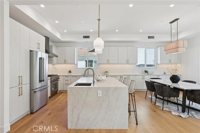 Detail Gallery Image 14 of 50 For 1914 Belmont Ln #B,  Redondo Beach,  CA 90278 - 4 Beds | 3/1 Baths