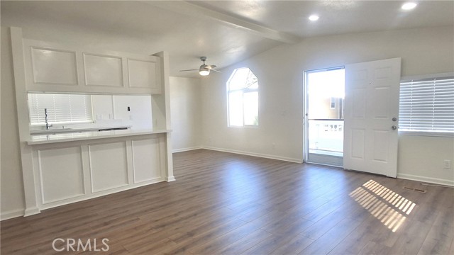 Detail Gallery Image 3 of 18 For 21851 Newland St #270,  Huntington Beach,  CA 92646 - 3 Beds | 2 Baths