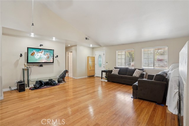 5810 Denny Avenue, North Hollywood CA: https://media.crmls.org/medias/b2f61781-712f-46c0-bbec-350eaf01d631.jpg