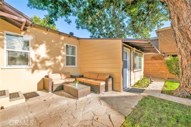 Detail Gallery Image 5 of 37 For 1527 N Avon St, Burbank,  CA 91505 - 4 Beds | 1 Baths