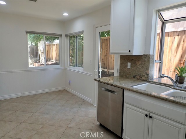 4355 Oak Glen Street, Calabasas CA: https://media.crmls.org/medias/b2f70bfd-f83a-49ea-bdbc-05760efcb70e.jpg
