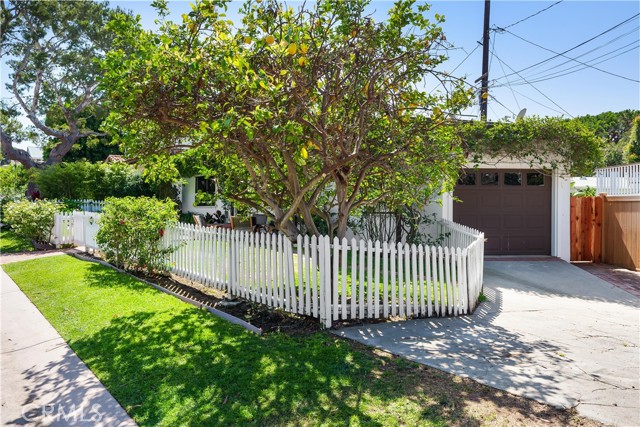3017 Elm Avenue, Manhattan Beach, California 90266, 2 Bedrooms Bedrooms, ,2 BathroomsBathrooms,Residential,Sold,Elm,SB21199179