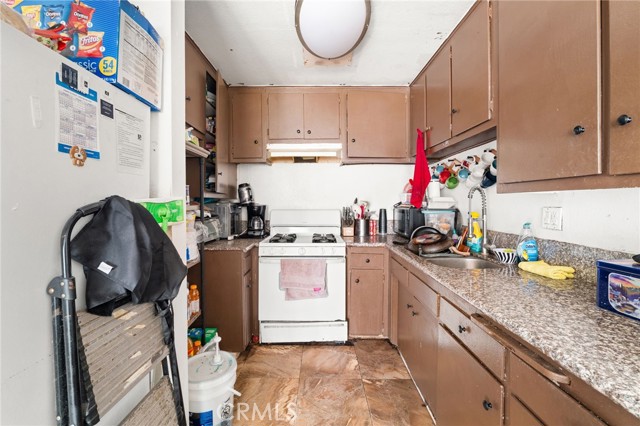 Detail Gallery Image 7 of 20 For 1001 E Camile #A2,  Santa Ana,  CA 92701 - 2 Beds | 1/1 Baths