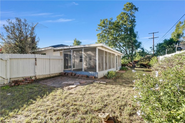 3921 Heidi, Riverside CA: https://media.crmls.org/medias/b2f9b63b-2a1b-4169-b269-5953584429a4.jpg