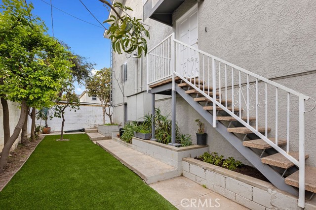 Detail Gallery Image 1 of 33 For 3727 Selby Ave a,  Los Angeles,  CA 90034 - 3 Beds | 3 Baths