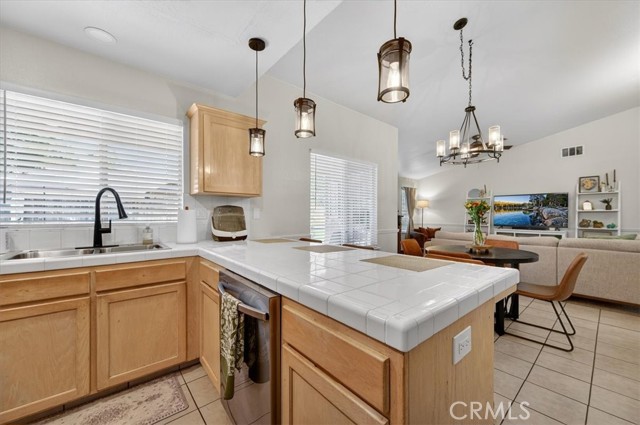 Detail Gallery Image 15 of 35 For 4752 W Mesa, Fresno,  CA 93722 - 3 Beds | 2 Baths
