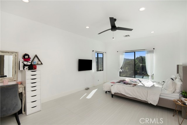 Detail Gallery Image 32 of 42 For 22254 Dumetz Rd, Woodland Hills,  CA 91364 - 5 Beds | 4 Baths