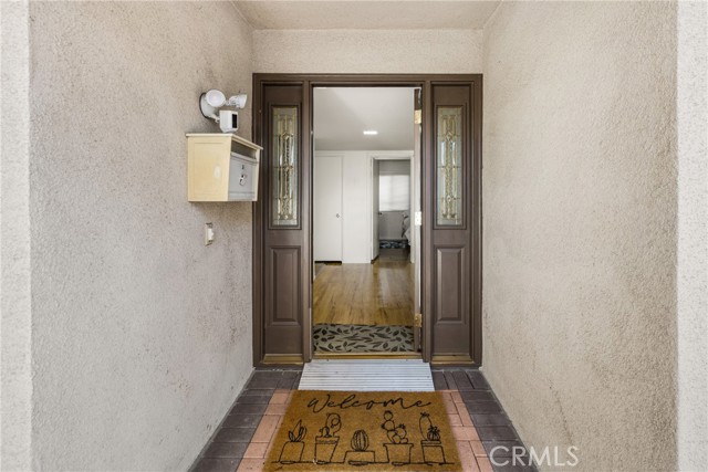 Detail Gallery Image 4 of 41 For 1011 E Chestnut, Orange,  CA 92867 - 5 Beds | 3 Baths