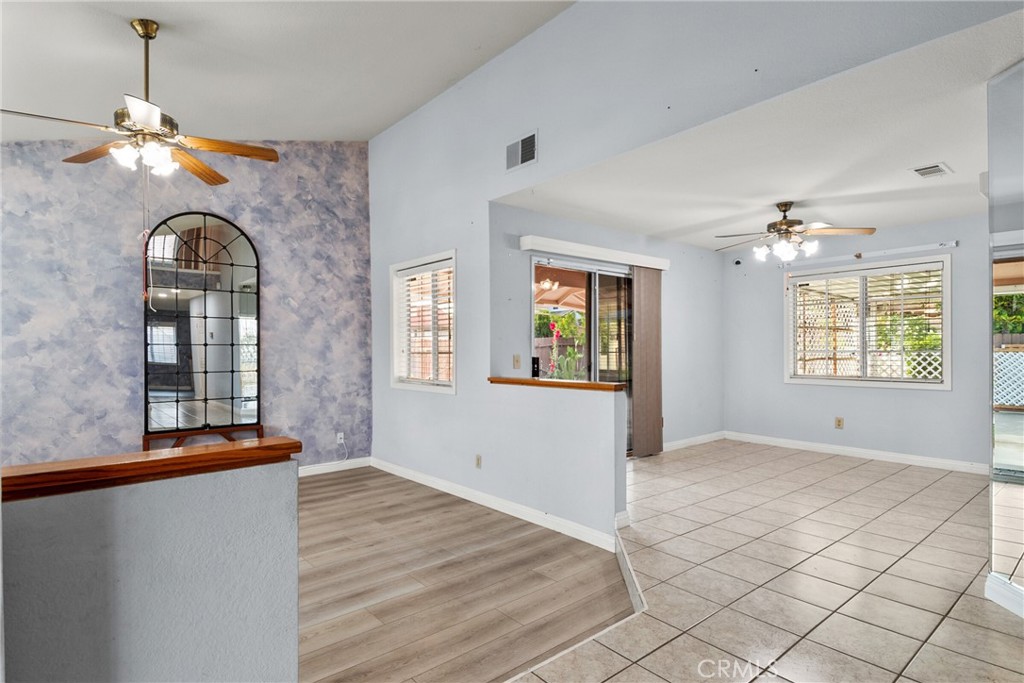 MLS #OC25106498 img 6