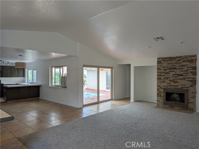 64961 Oakmount Boulevard, Desert Hot Springs CA: https://media.crmls.org/medias/b2fbf032-44f7-4095-8050-e295f85e98ca.jpg
